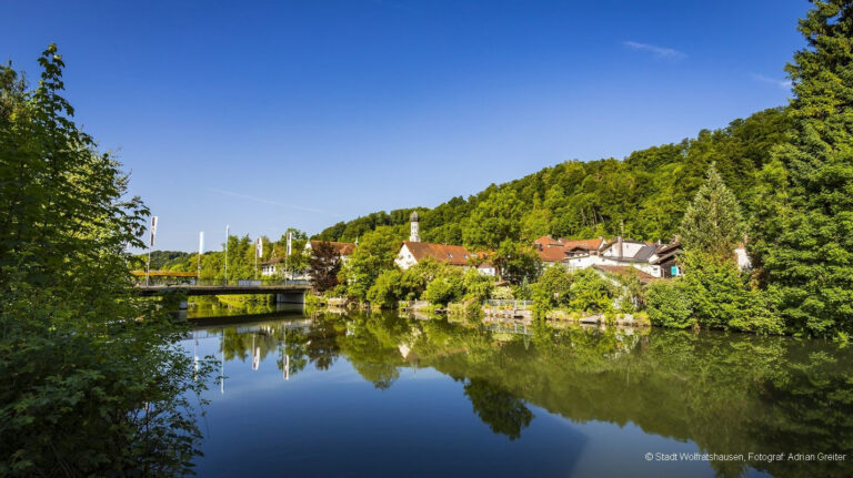 Blick auf die Innenstadt von der alten Flosslaende 768x431